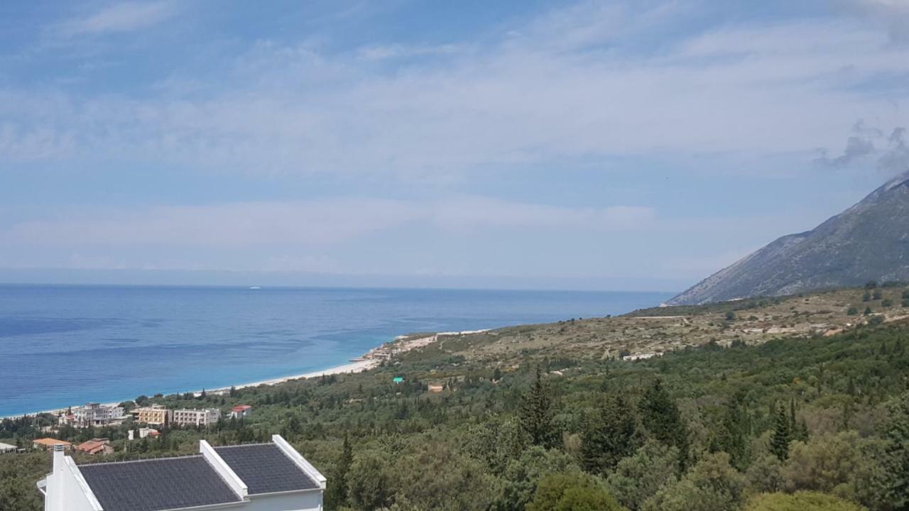 Season Inn Dhërmi Exterior foto